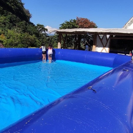 Inflatable pool 7x14