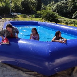 Inflatable pool 7x14